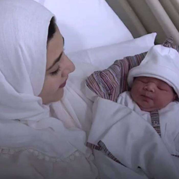 Dondurularak Saklanmış Yumurta Sayesinde Gebe Kaldı