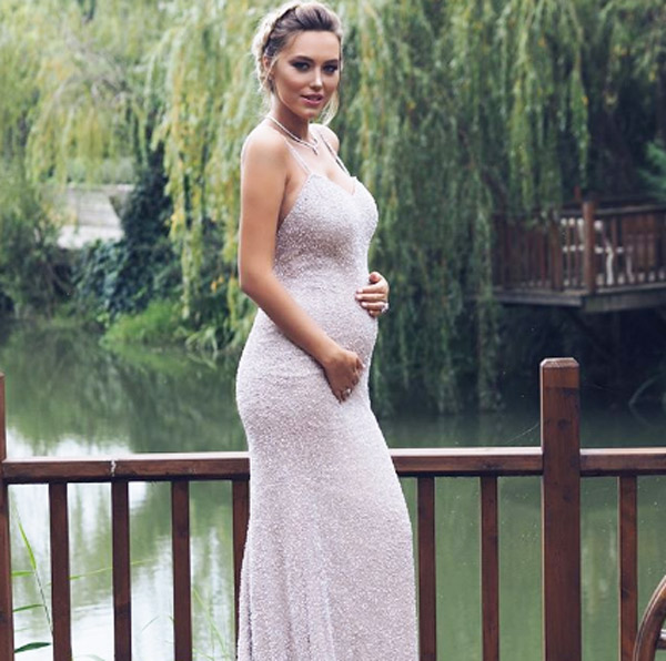 Seda Önder Baby Shower Partisinde Bebeğinin İsmini Açıkladı!