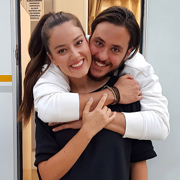 Pelin Akil Müjdeli Haberi Böyle Duyurdu!