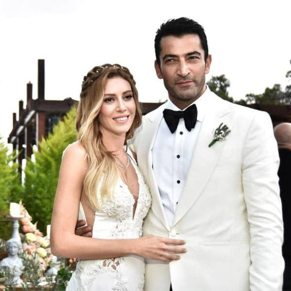Annesinin Evini Hediye Yağmuruna Tuttular