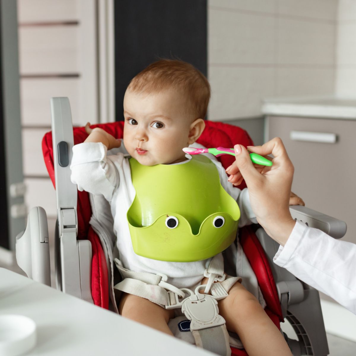 6 Aylık Bebek Beslenmesi Nasıl Olmalı? Örnek Beslenme Tablosu