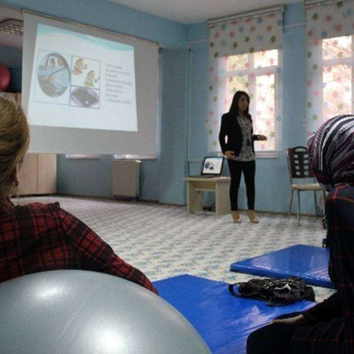 Anne Adaylarına 'gebe Okulu'nda Gebelik Ve Doğum Sonrası Eğitim