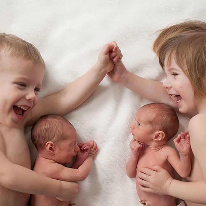 700 Bin'de Bir İhtimal: İki Yıl Arayla Doğan İkiz Kardeşlerin İşte O Fotoğrafları