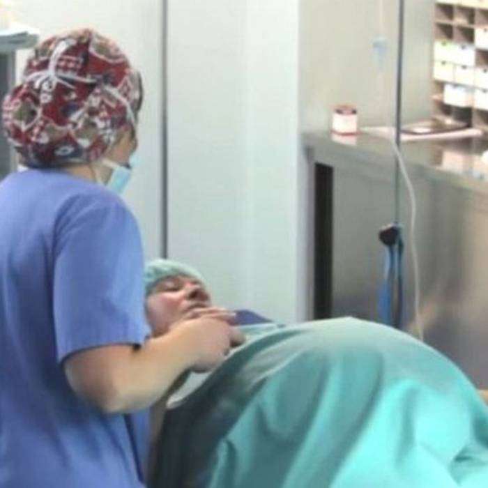 İspanya'da 64 Yaşındaki Kadın İkiz Bebek Doğurdu