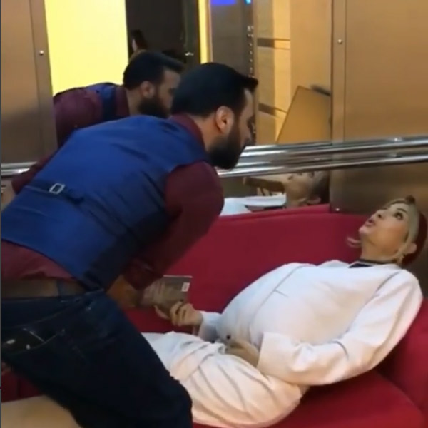 Çağla Şıkel'den Doğum Provası Gibi Parodi