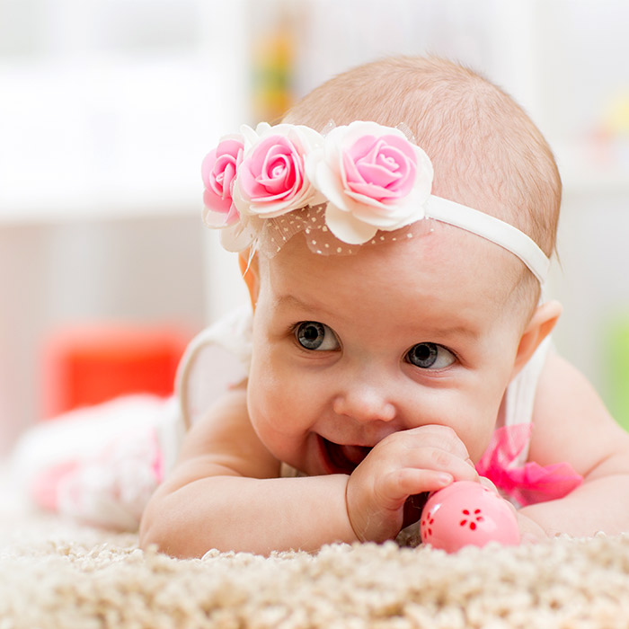 Hamileyken Bebeğinizin Kız Olduğunu Anlamanın 14 Farklı Yolu