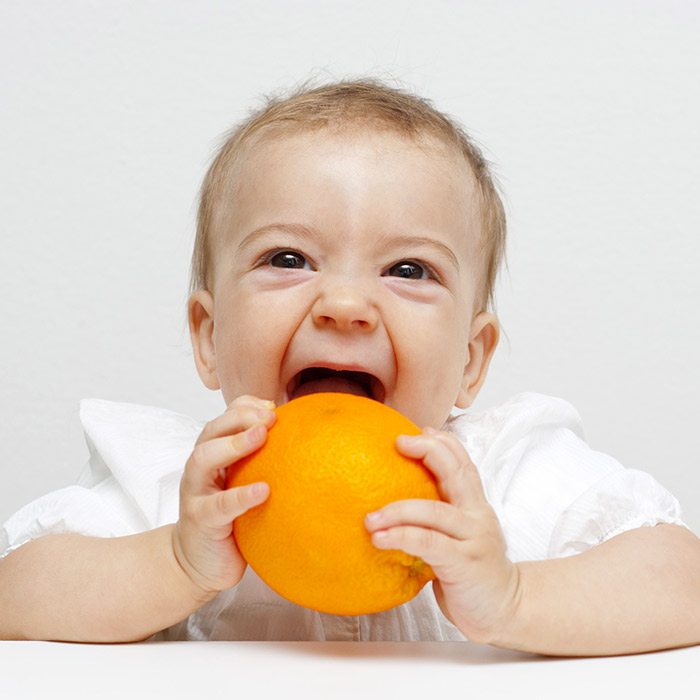 En Eğlenceli Halleriyle Limon Yiyen Bebek Gifleri