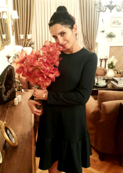 Başak Sayan hamilelik çatlaklarına çözüm arıyor