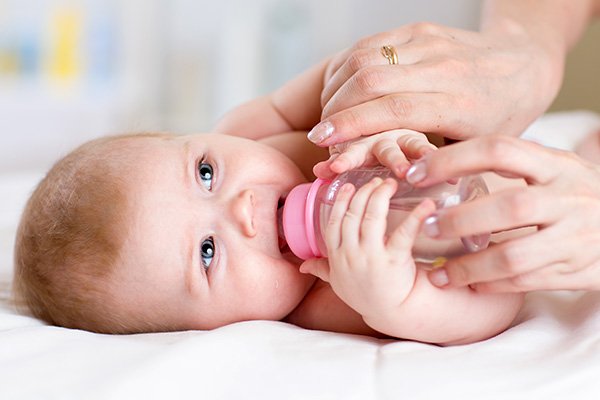 bebeklerde-parmak-emme