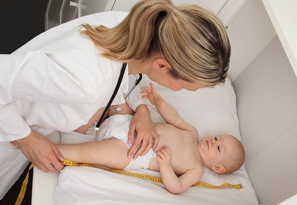 bebeklerde kalça çıkıklığı