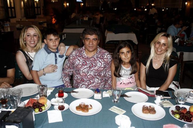 ibrahim-erkalin-esi-ve-cocuklari-kimdir-