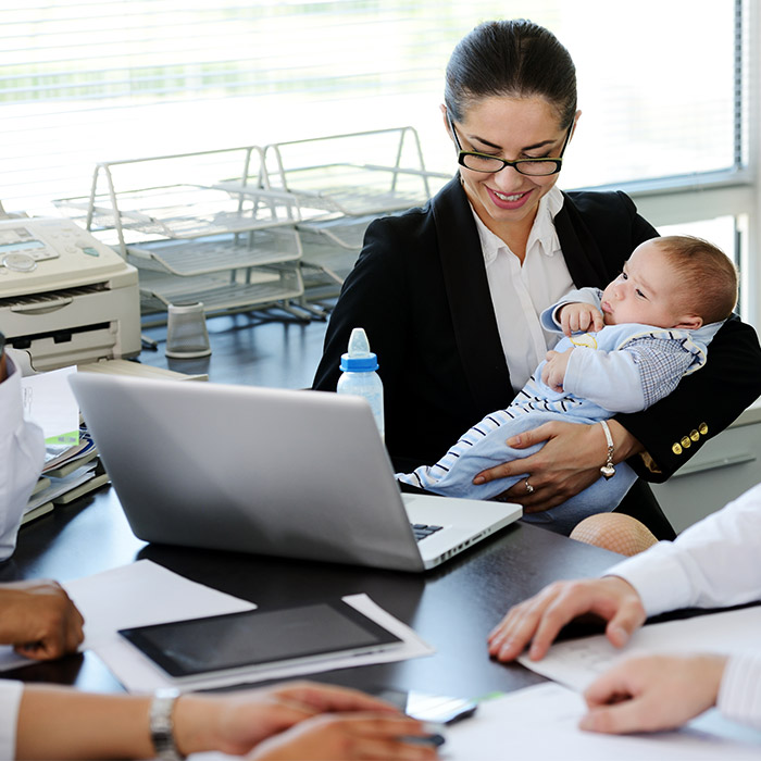 Çalışan Anneler 6 Yıl Daha Erken Emekli Olacak