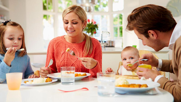 bebeklerde sofra adabı