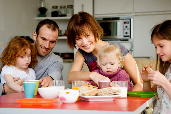aile-ile-yemek-yemek