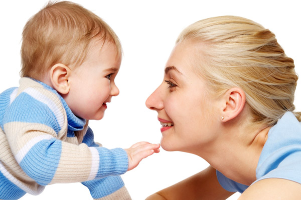 bebeğin saçı kesilirken yapılacaklar