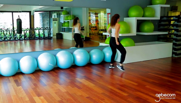 Aslıhan Kıratlı İle Yağ Yaktıran ve İncelten Kareografi