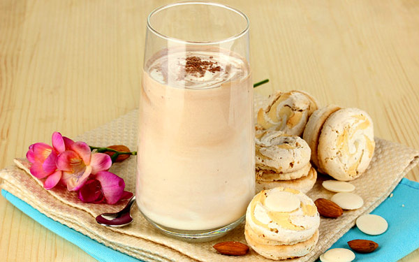 bademli süt kokteyli tarifi