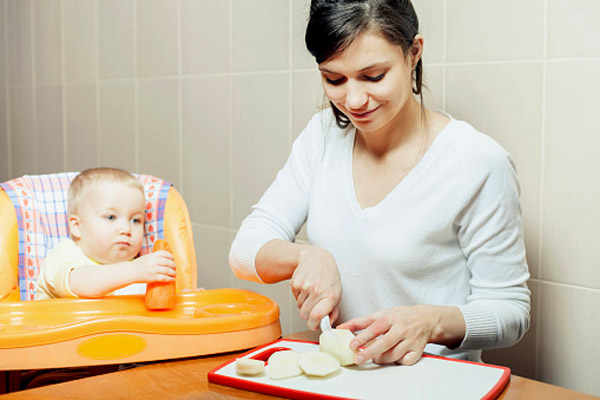 bebek-yemeklerini-evde-hazırlama