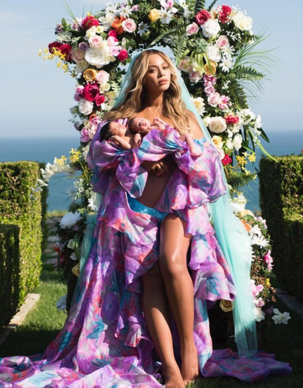 Beyonce ikiz bebeklerinin ilk fotoğrafını