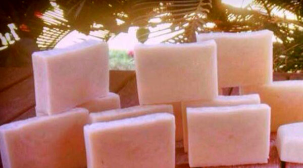 anne sütünden yapılan egzamaya iyi gelen sabun