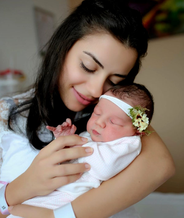 nur erkoçun kızının fotoğrafları