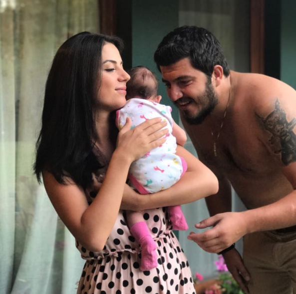 nur erkoçun kızı aselhan