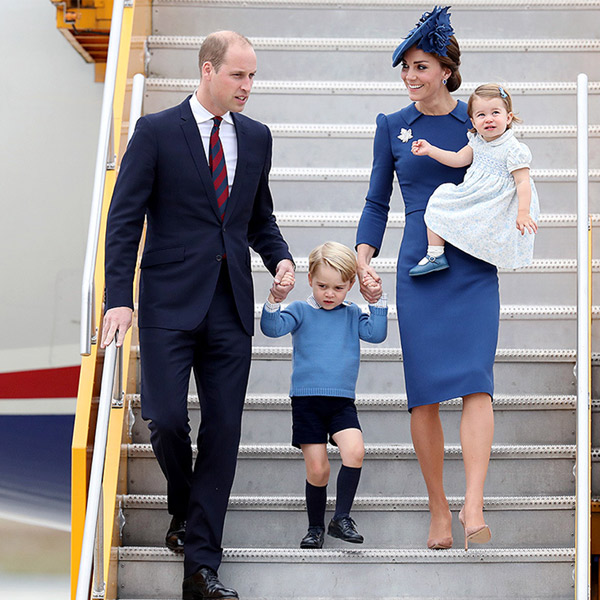 Kate Middleton'ın İkiz Bebeklere Hamile Olduğu İddia Edildi!