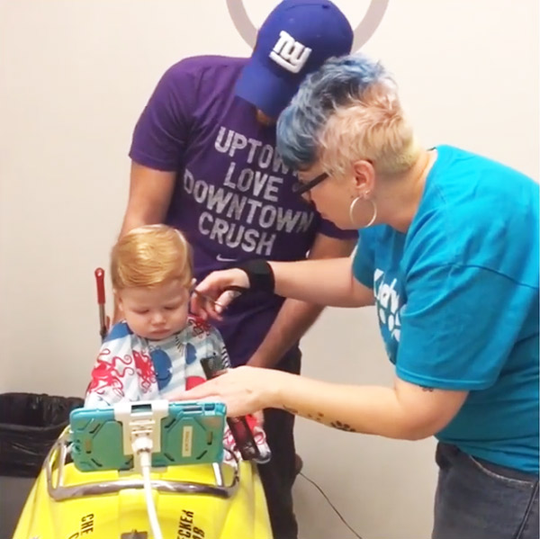 Didem Uzel'in Fenomen Oğlu Aslan'ın İlk Berber Deneyimi!