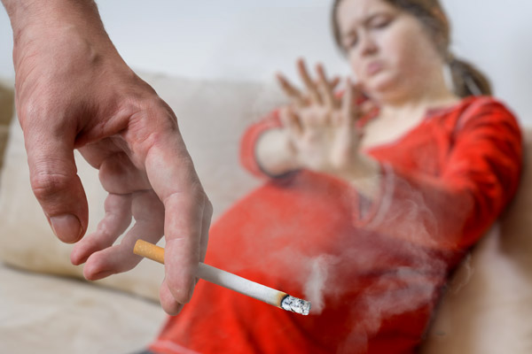 gebelikte sigara içinin zararları