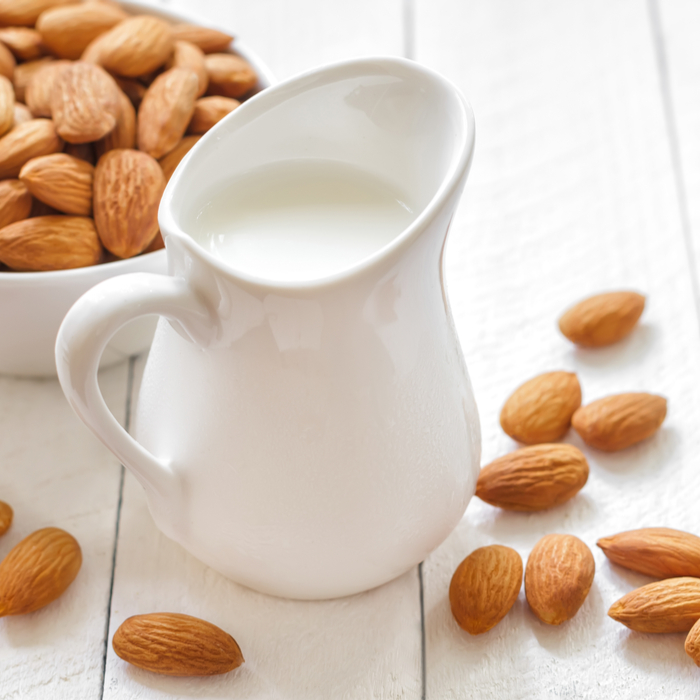 Hamileler İçin Vitamin Ve Protein Kaynağı: Badem Sütü Tarifi