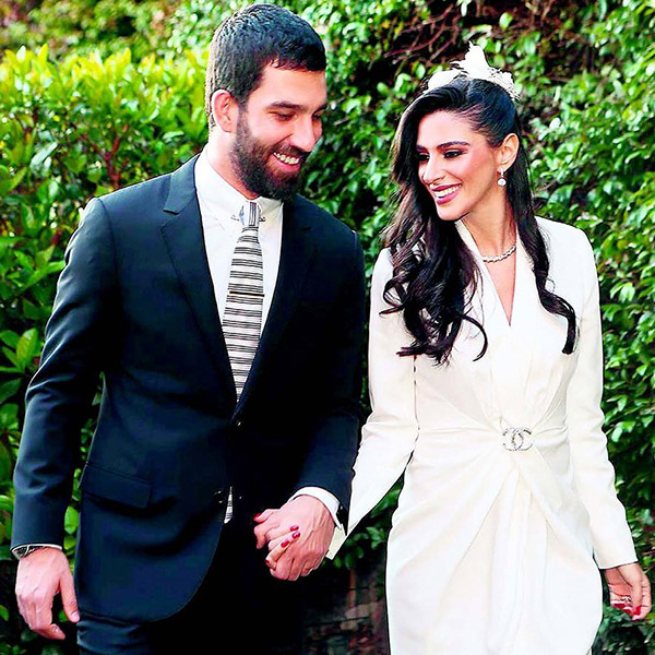 Aslıhan Doğan Ve Arda Turan Çiftinden Bebek Müjdesi