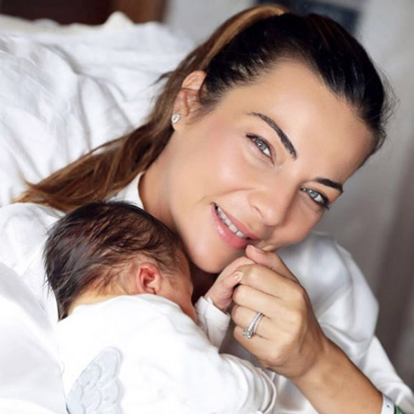 Burcu Kara'dan İkinci Çocuk Çocuk Sinyali!