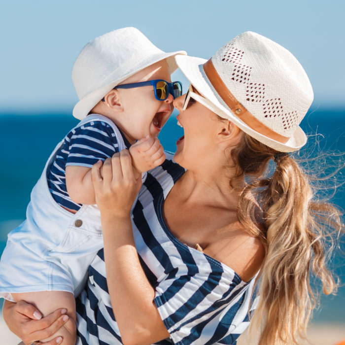 Bebeklerin Havuzda / Denizde Güvenliği İçin Alınması Gereken Önlemler