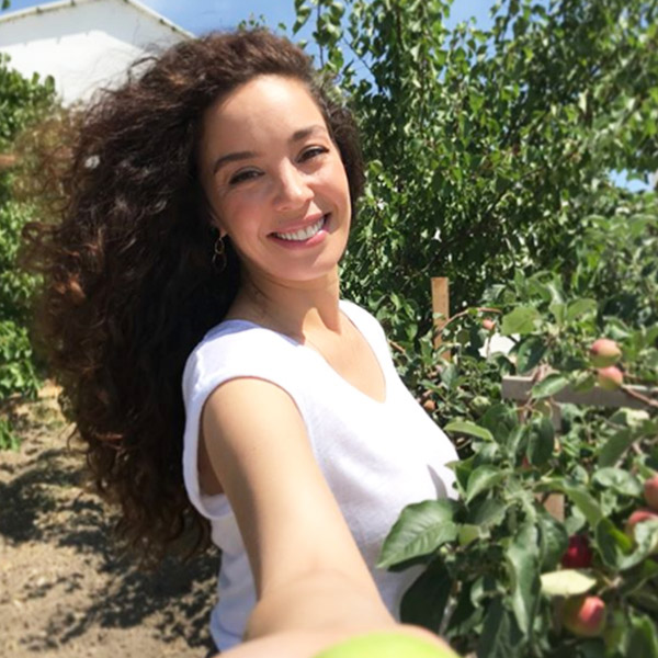 Azra Akın’a Eşinden 30 Bin Tl’lik Bebek Hediyesi!