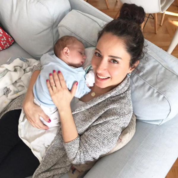 Ayşegül Akdemir Doğum Fotoğraflarını Paylaştı!