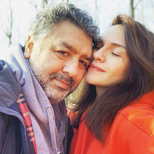 İkizleriyle İlk Pozunu Paylaştı!