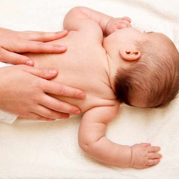 Bebeklerde Görülen Sırt Dikeni Nedir?