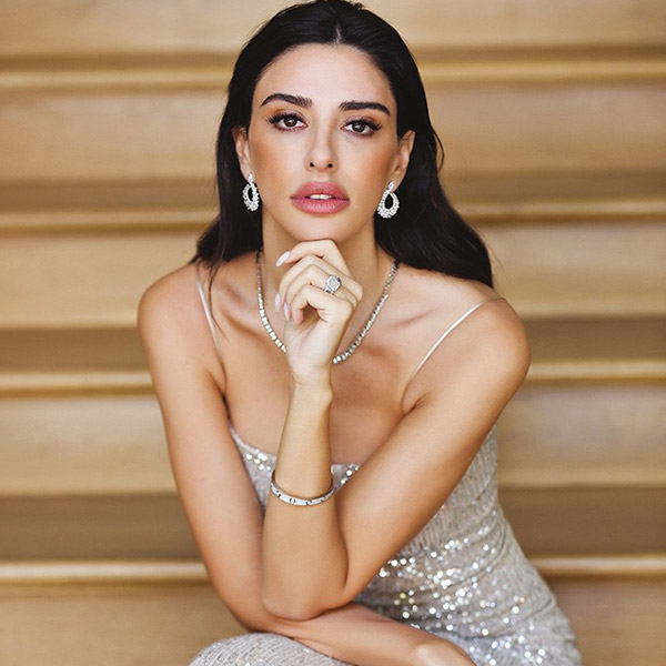 Asil Aslan Dünyaya Gözlerini Açtı