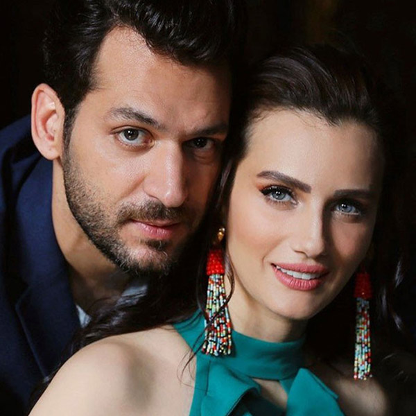 Ünlü Çiftten Üzen Haber