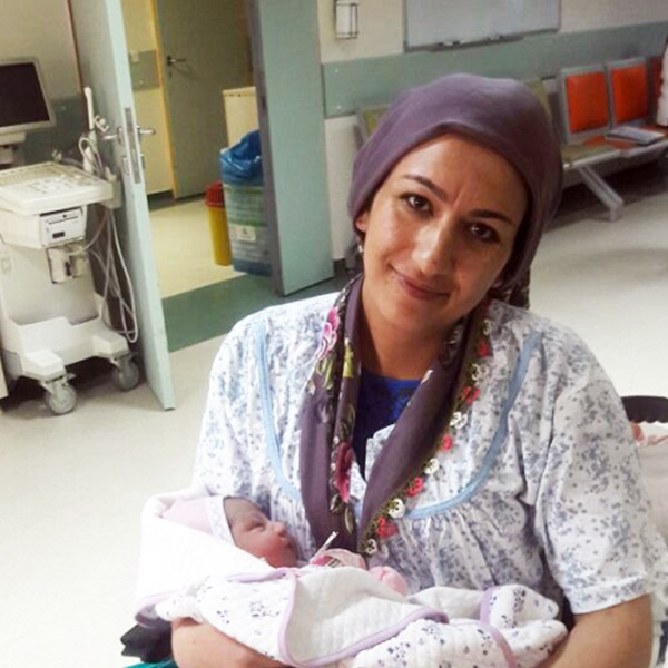 Bursa'da Doğan Kız Çocuğu Tam 4 Kilo 750 Gram Ağırlıkla Dünyaya Geldi!