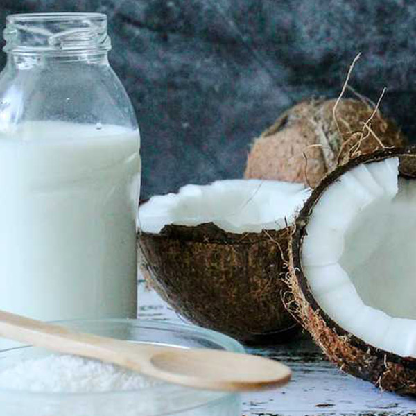 Hamilelere Müjde: Hindistan Cevizi İle Mide Bulantınız Son Buluyor!