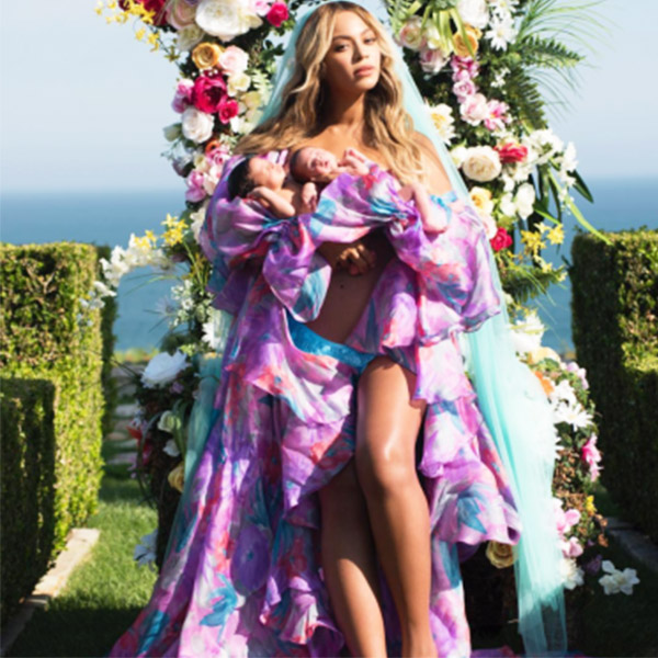 Beyonce İkiz Bebeklerinin İlk Fotoğrafını Paylaştı