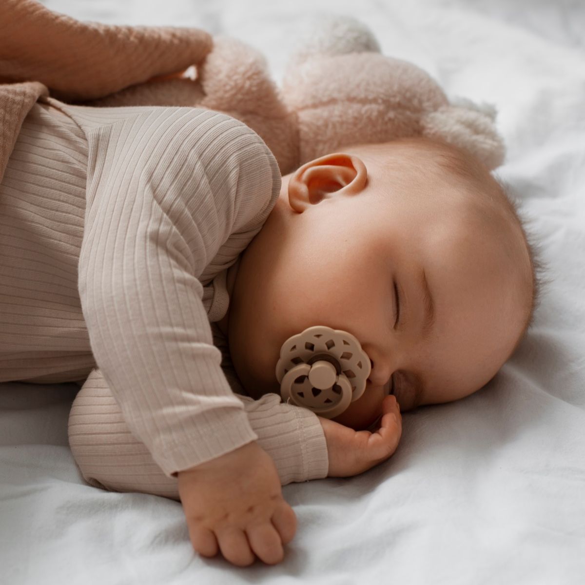 Bebekler Uykuda Neden Terler? Gece Terlemesinin 11 Nedeni